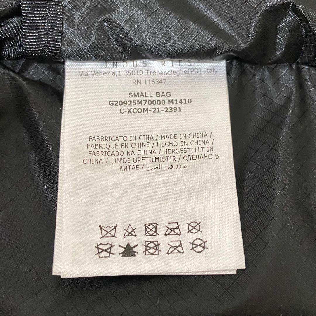 〔美品〕モンクレール　フラグメント　ブラック ボディバッグ　4K101