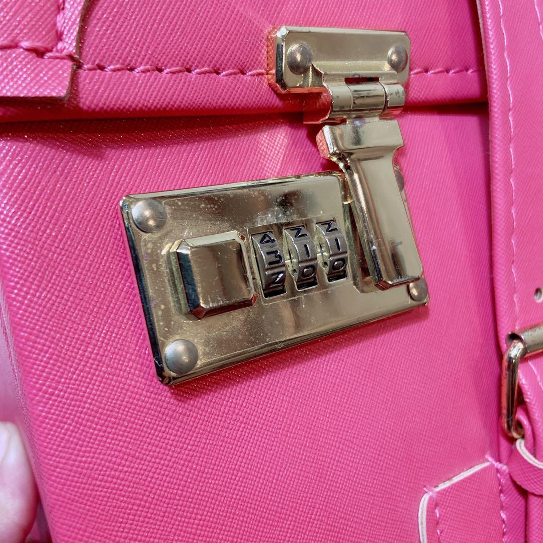 人気✨ユーラシアトランク　ショッキングピンク　機内持ち込み　キャリーケース