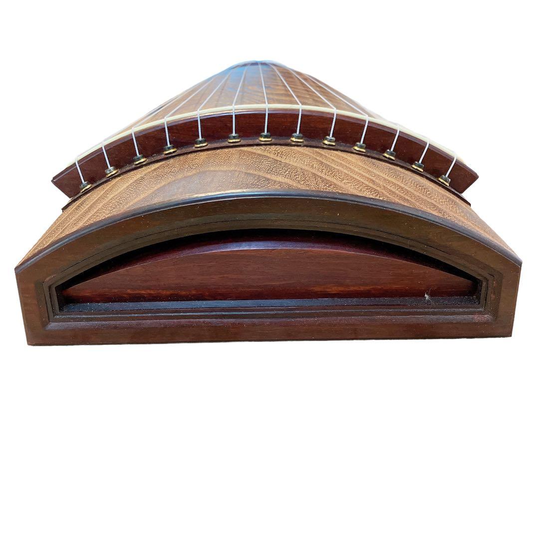 高級琴 箏 13弦 くり甲 綾杉彫り 柏葉 山田流琴 四分六板 楽器