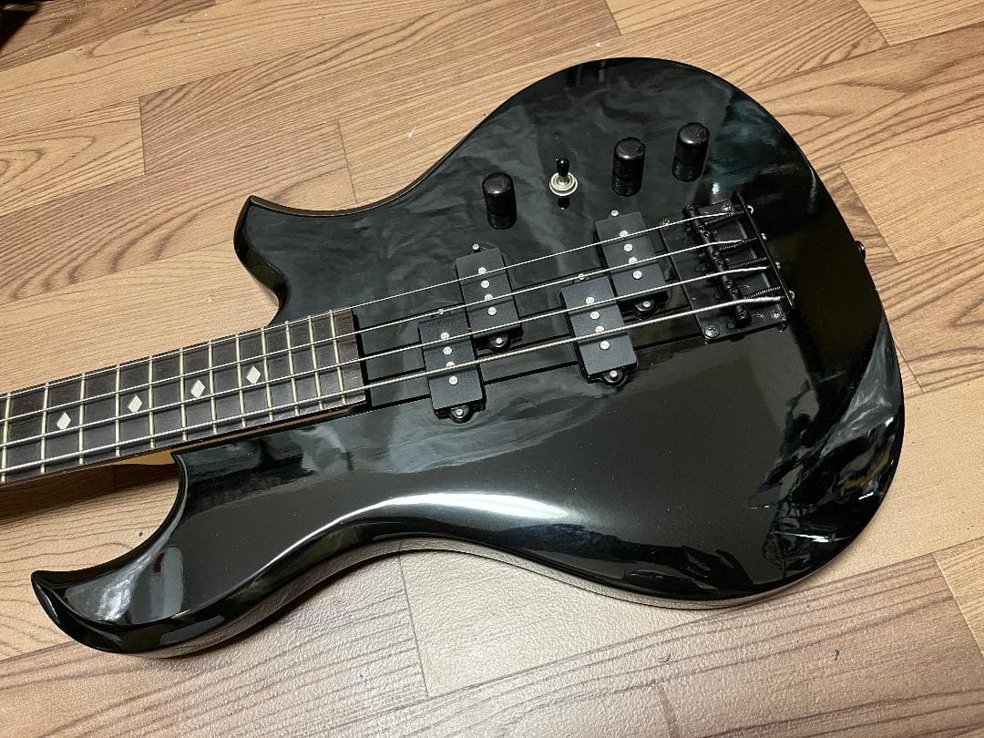 B.C.Rich Eagle BASS Black ケース付属　イーグル　ベース