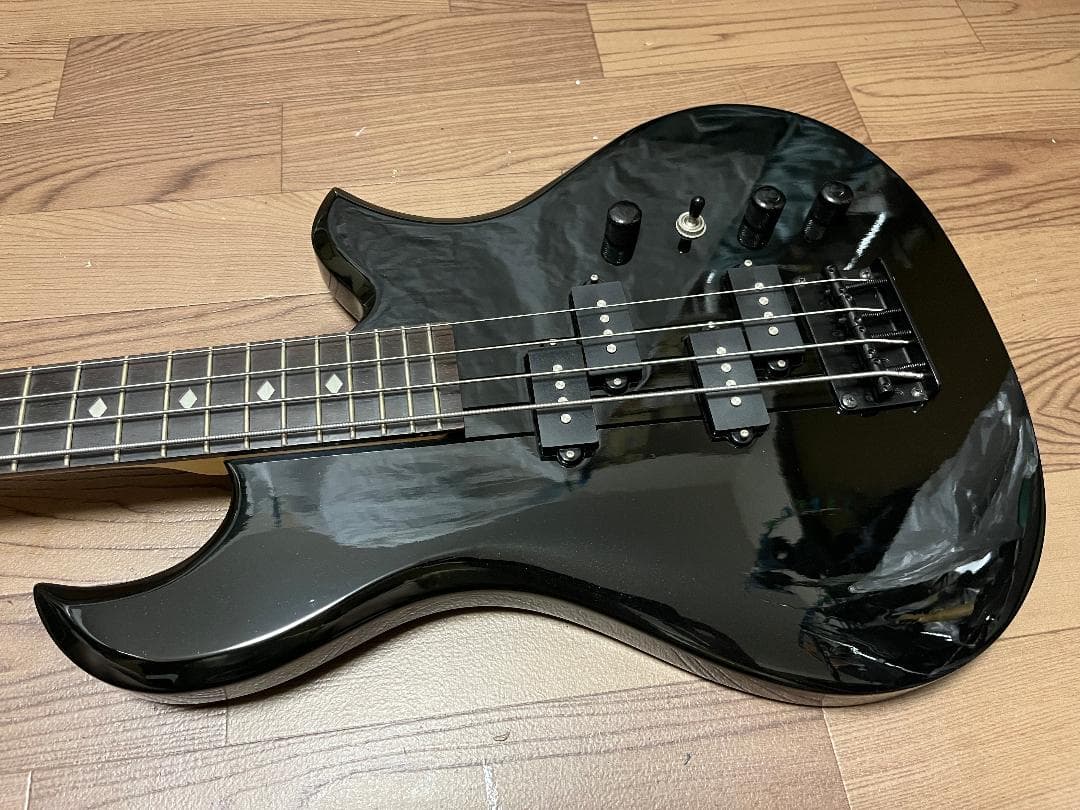 B.C.Rich Eagle BASS Black ケース付属　イーグル　ベース