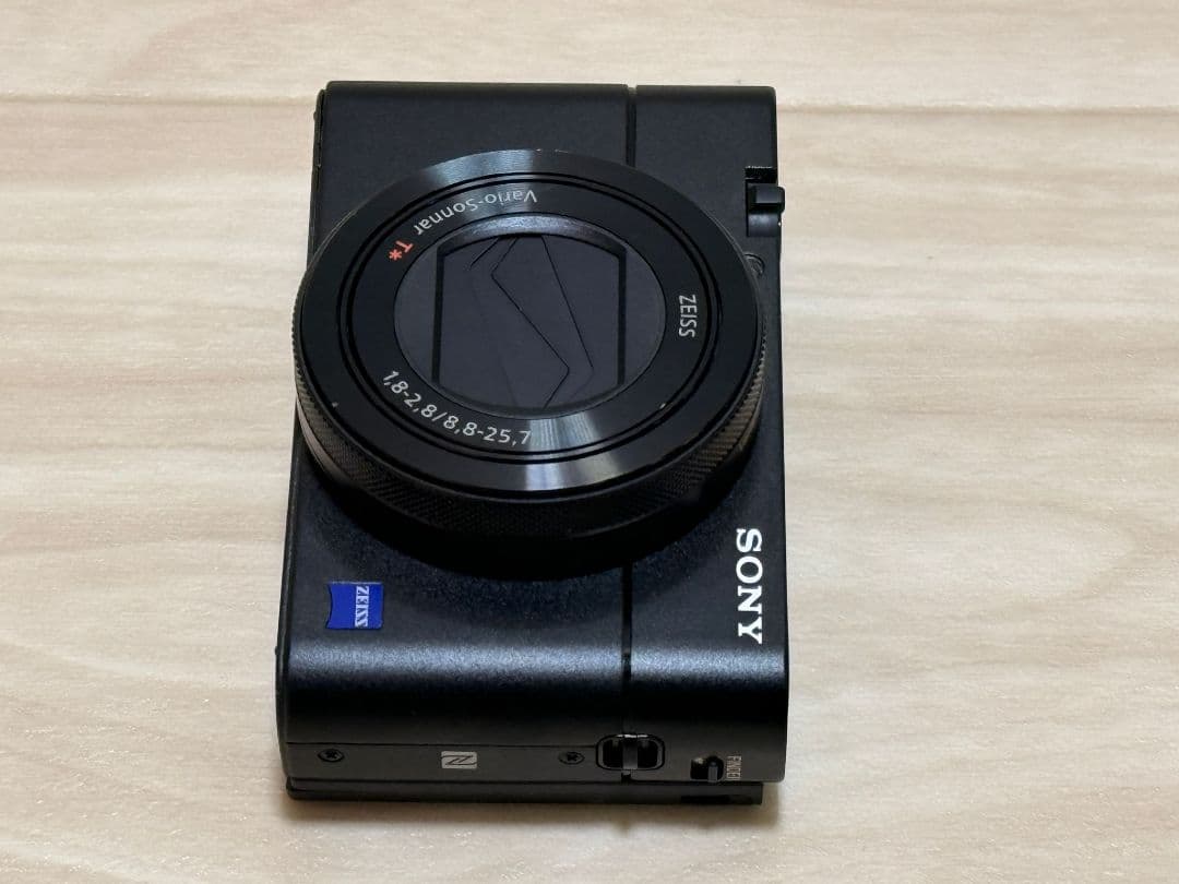 デジタルカメラ SONY Cyber-shot 4K R5 DSC-RX100M5A