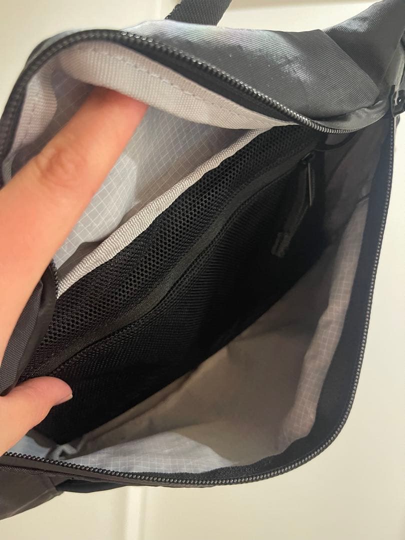 SALE！！ peak ボディバッグ 黒 新品タグ付き　未使用