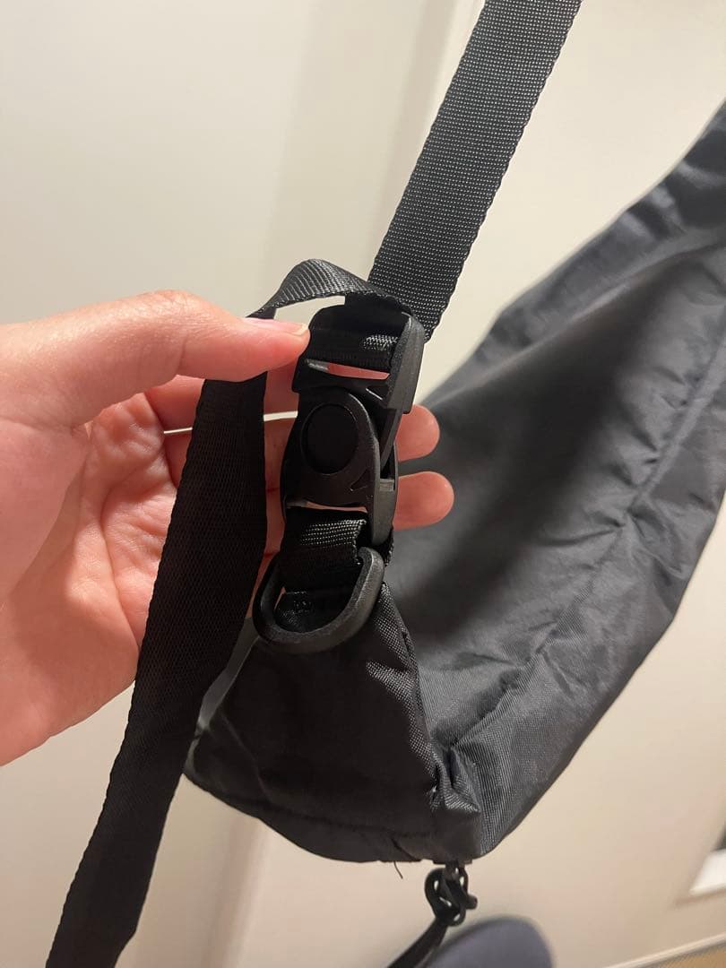 SALE！！ peak ボディバッグ 黒 新品タグ付き　未使用