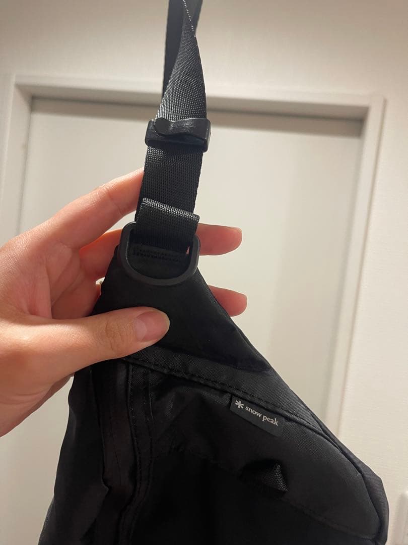 SALE！！ peak ボディバッグ 黒 新品タグ付き　未使用