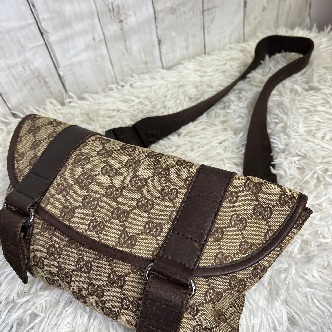 GUCCI ウエストバッグ　GGキャンバス　ウエストポーチ　ブラウン　レザー