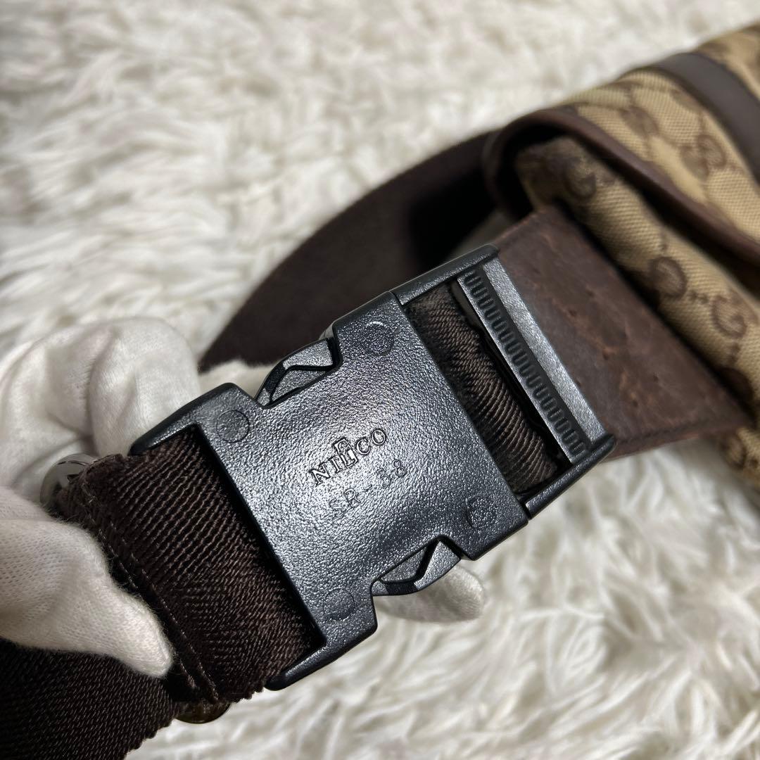 GUCCI ウエストバッグ　GGキャンバス　ウエストポーチ　ブラウン　レザー