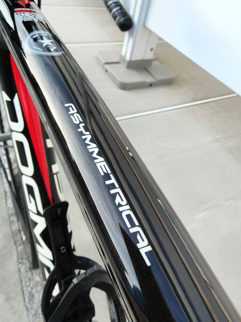 【ホイール無】ロードバイク　ピナレロドグマ2014モデル カンパニョーロコンポ