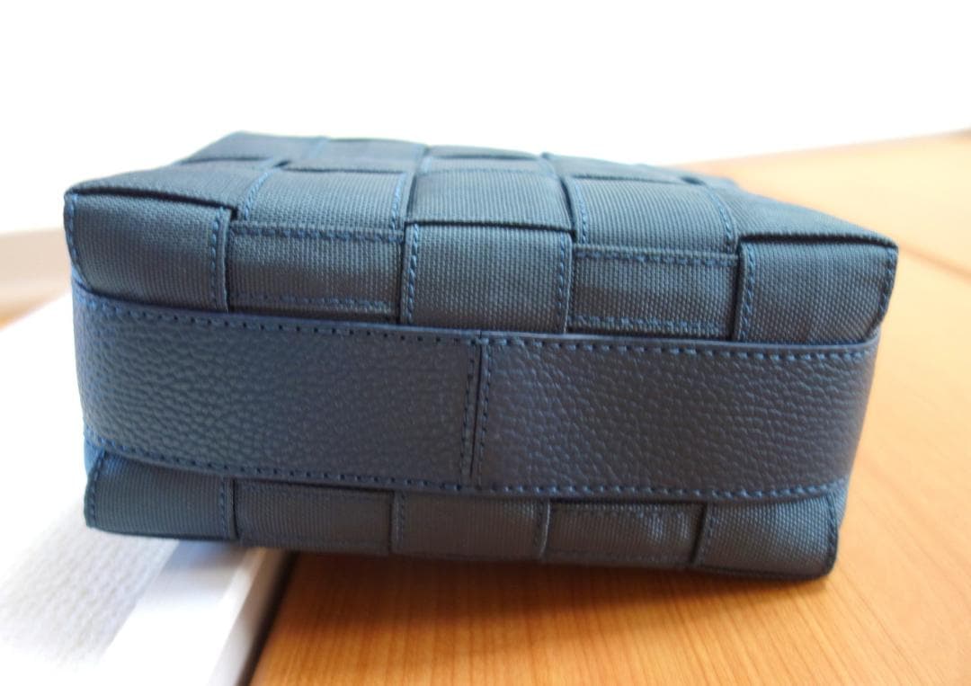 IACUCCI ショルダーバッグ ベルタ CORDURA Sサイズ ネイビー - メルカリ