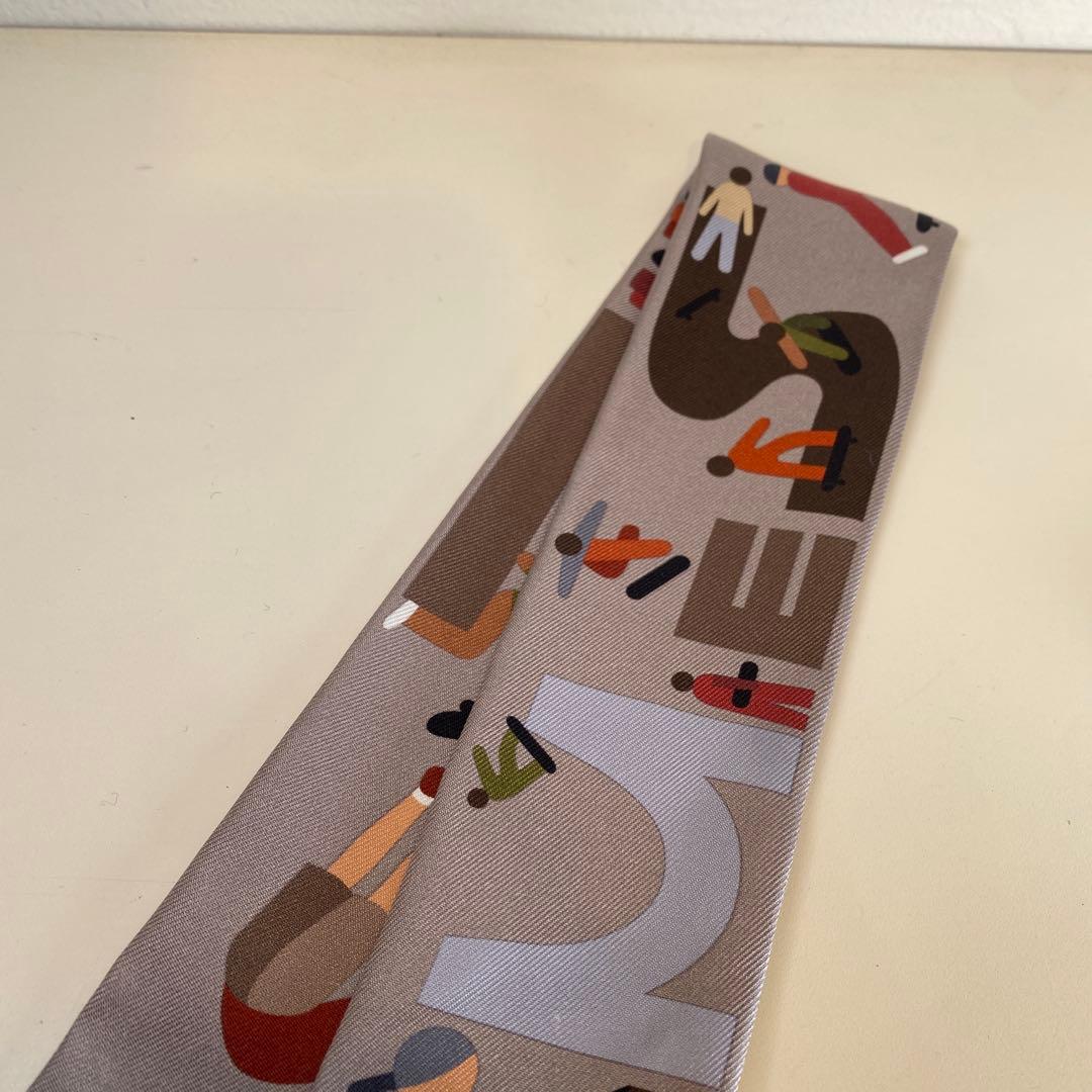 HERMES ツイリースカーフ H064176S 02 スケボー/エトープ - メルカリ