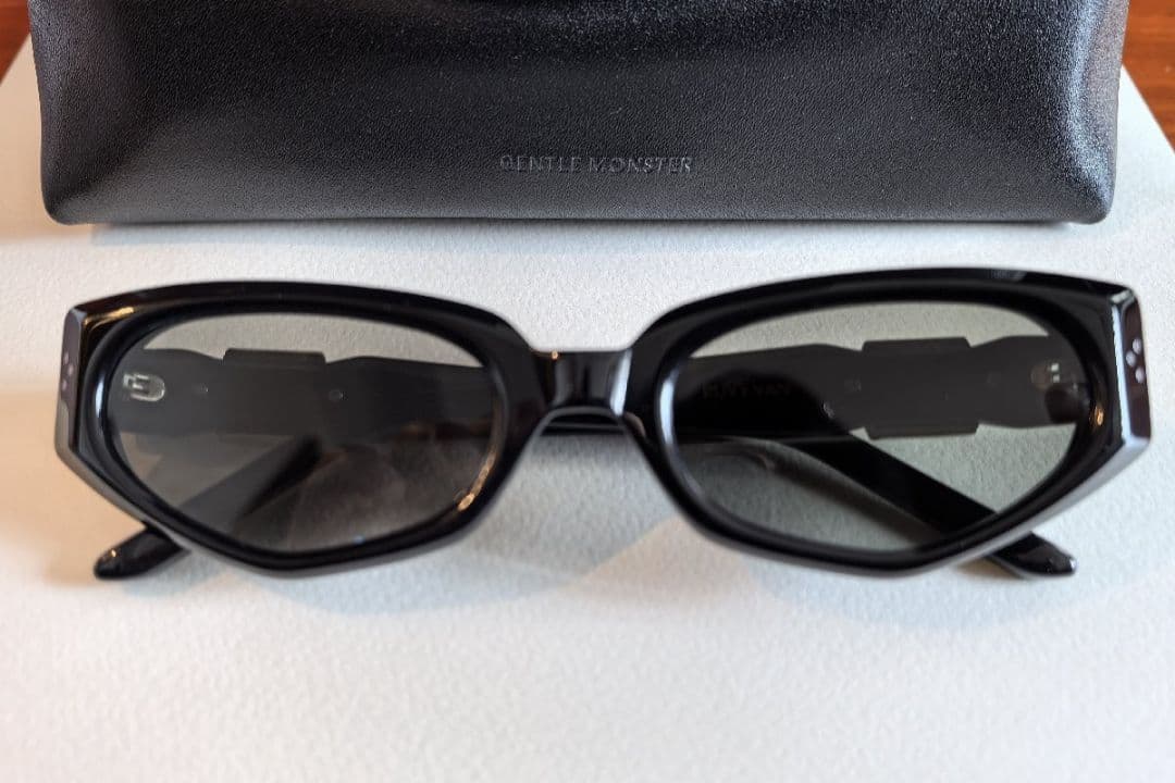 [未使用]GENTLE MONSTER 　ジェントルモンスターブラックサングラス