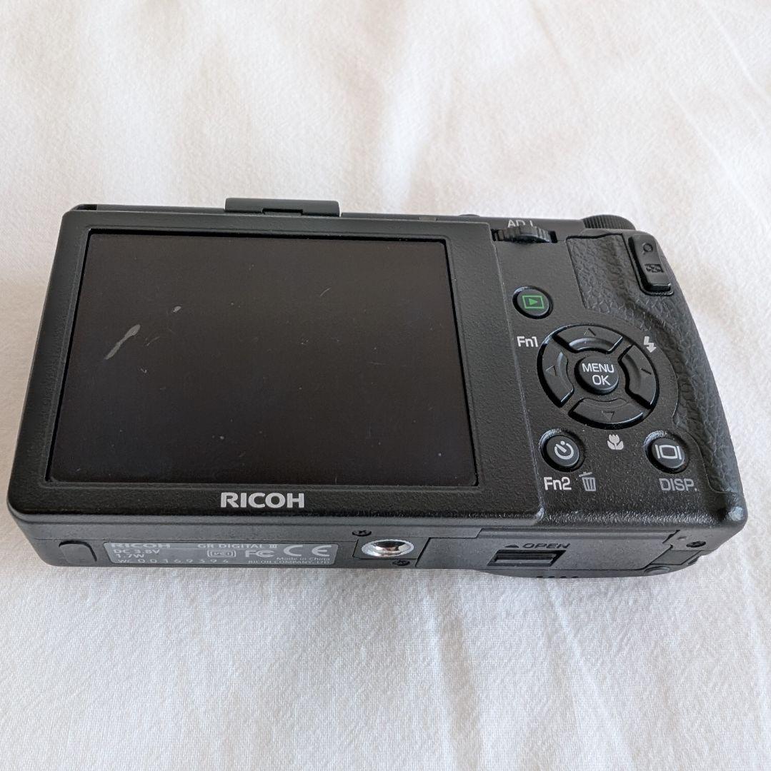 RICOH GR DIGITAL III　ショット数595回 バッテリー2個付き