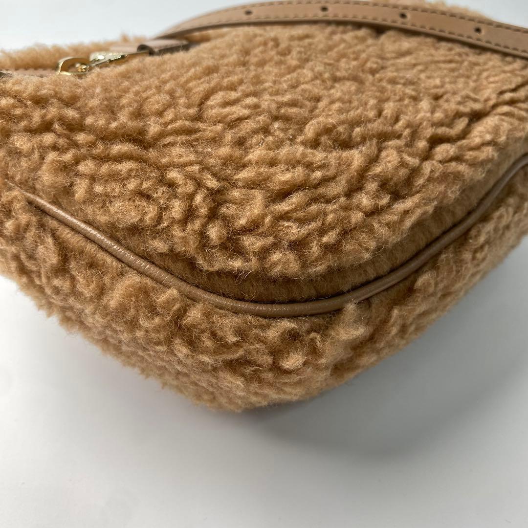 マックスマーラ MaxMara テディベア ボア ボディバッグ ウエストポーチ