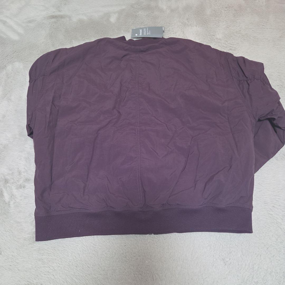 ニューバランス福袋　アウターと半袖Tシャツ