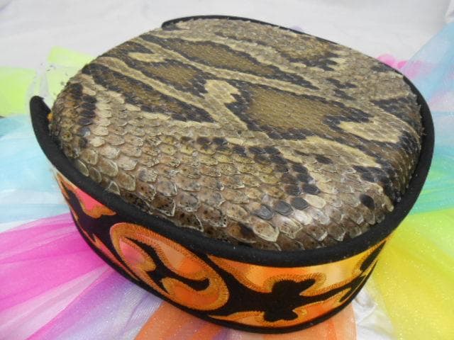 P14現品販売(送料無料)14.980円　沖縄三線専用蛇皮強化張チーガ 胴巻き付