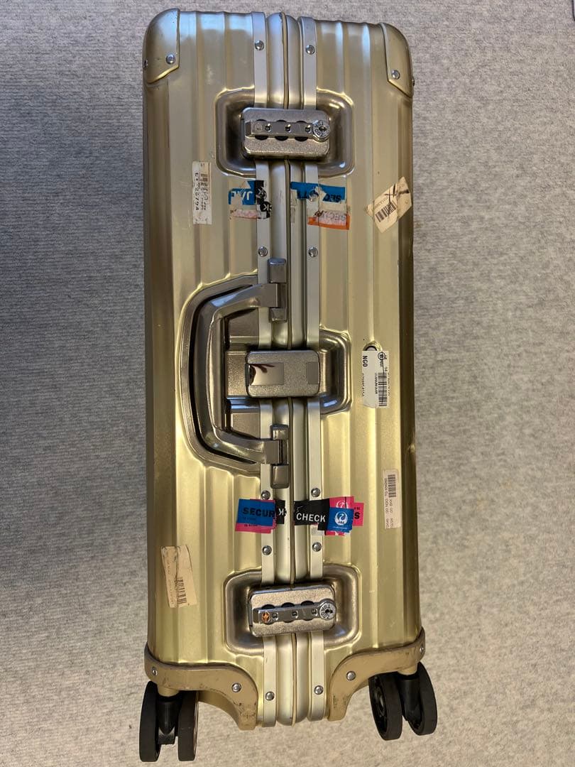 あーや☆さんさん専用 希少 4輪RIMOWA シャンパンゴールド - メルカリ