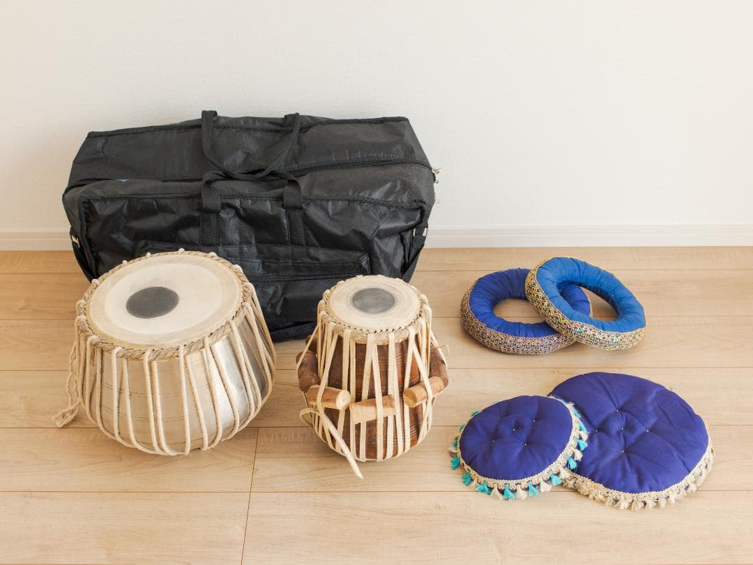 インド打楽器 タブラ&バヤンセット 台座付き