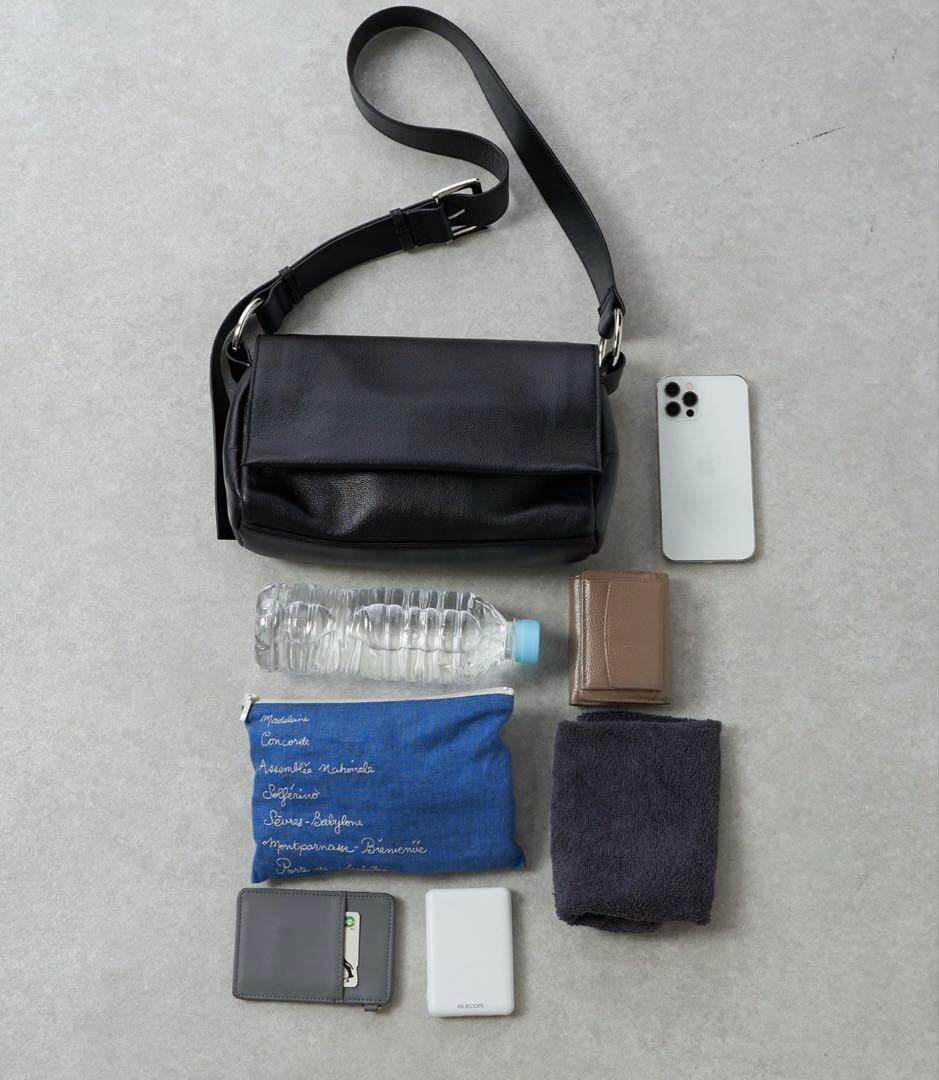 新品 ビアズリー beardsley レザー ボディバッグ　ショルダーバッグ　黒