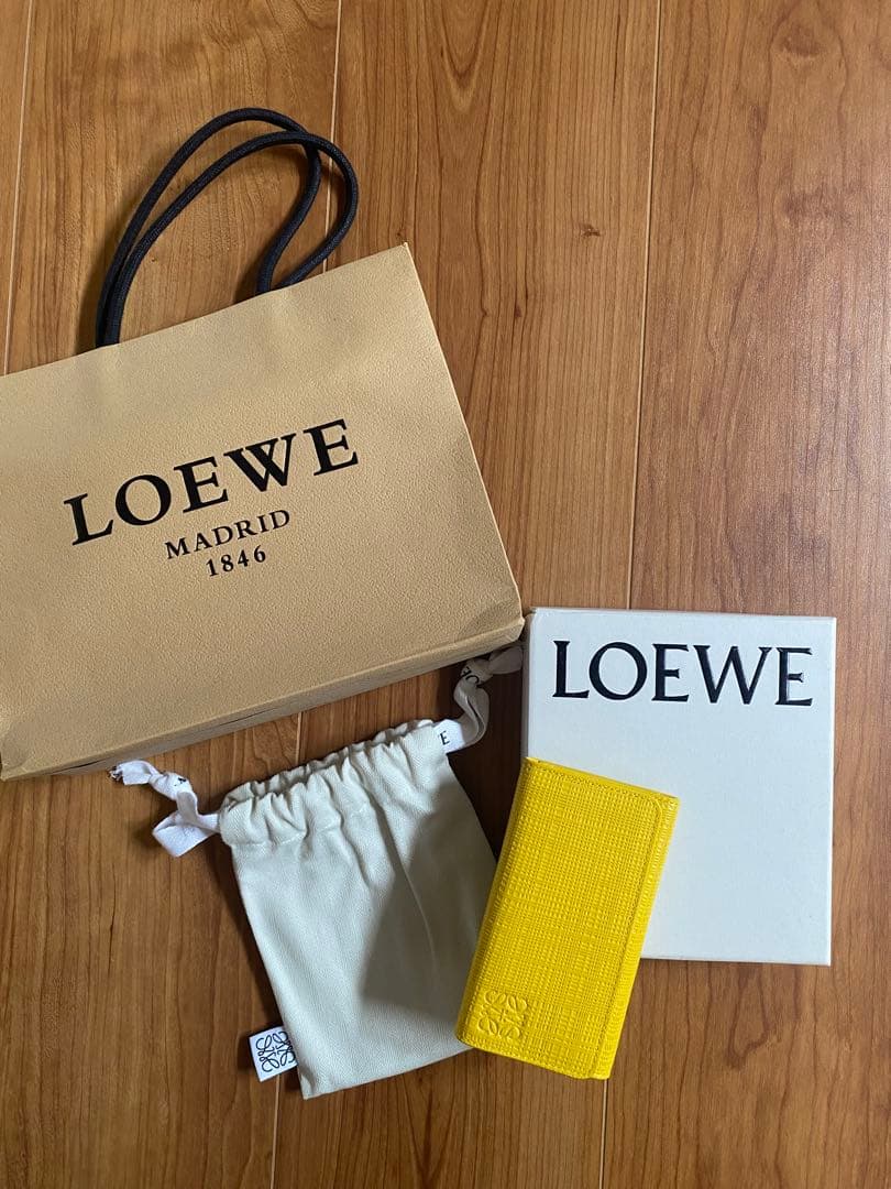 LOEWE イエロー レザー キーケース