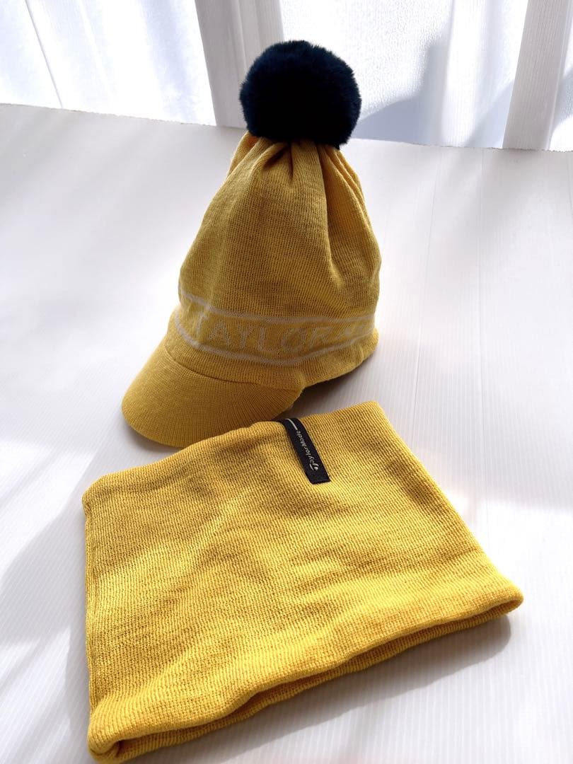 テーラーメイドゴルフ　防寒3点セット　中綿ジャケット　スカート　ハイネック