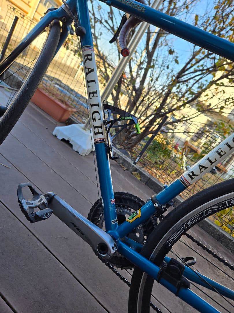 装備豪華　RALEIGH クロモリロードバイク 　カンパニョーロゾンダ