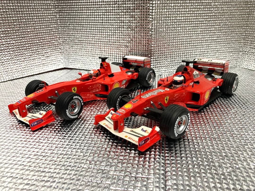 【ホットウィール　フェラーリF2000 M.シューマッハ　バリチェロ1/18】