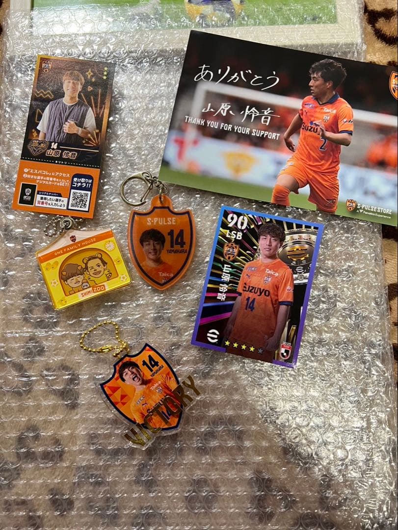 山原怜音サイン入り写真と応援グッズセット エスパルス