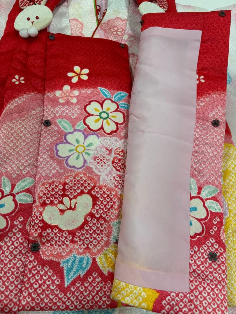 七五三　女の子　着物・被布セット　白地に桜　パステル　鹿子　うさぎ飾り