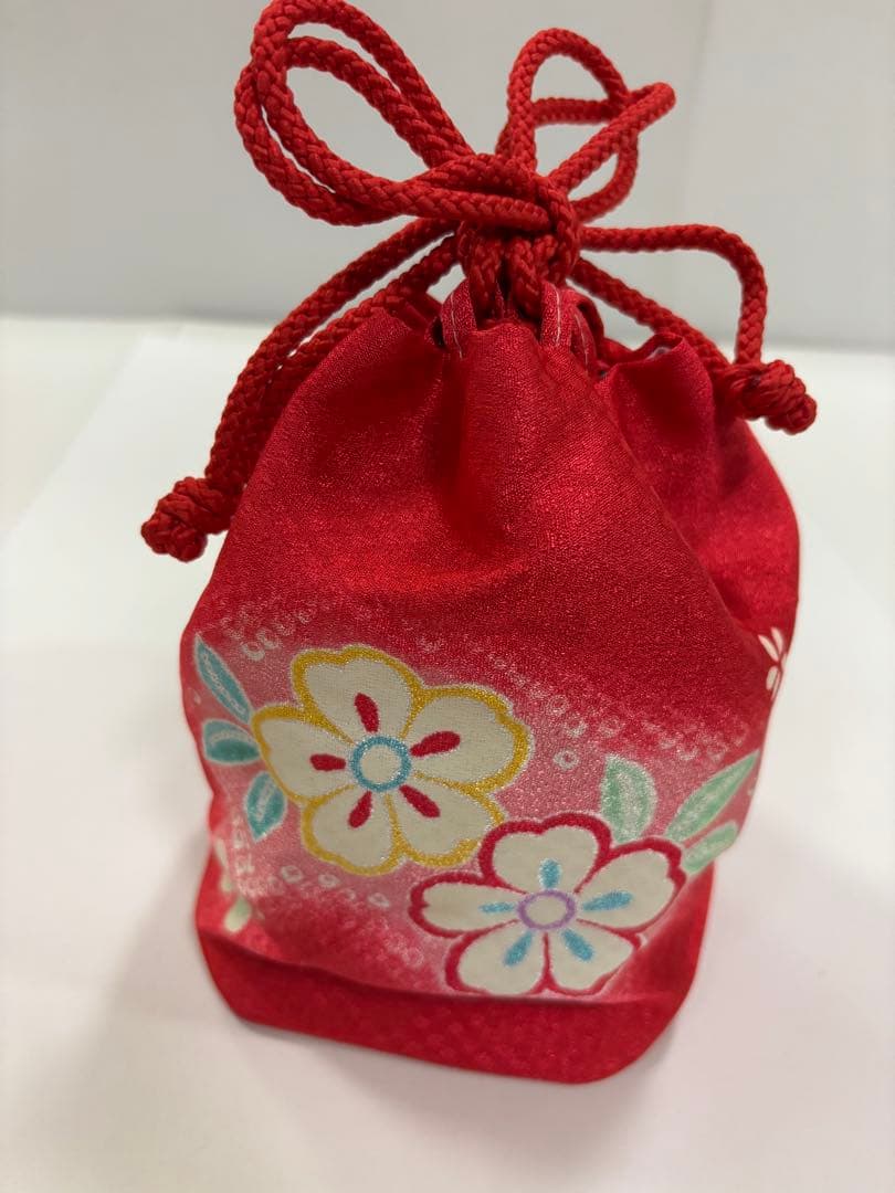 七五三　女の子　着物・被布セット　白地に桜　パステル　鹿子　うさぎ飾り