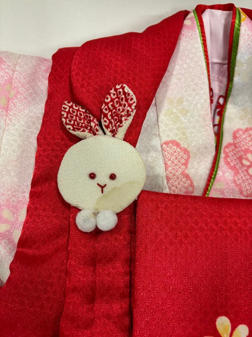 七五三　女の子　着物・被布セット　白地に桜　パステル　鹿子　うさぎ飾り