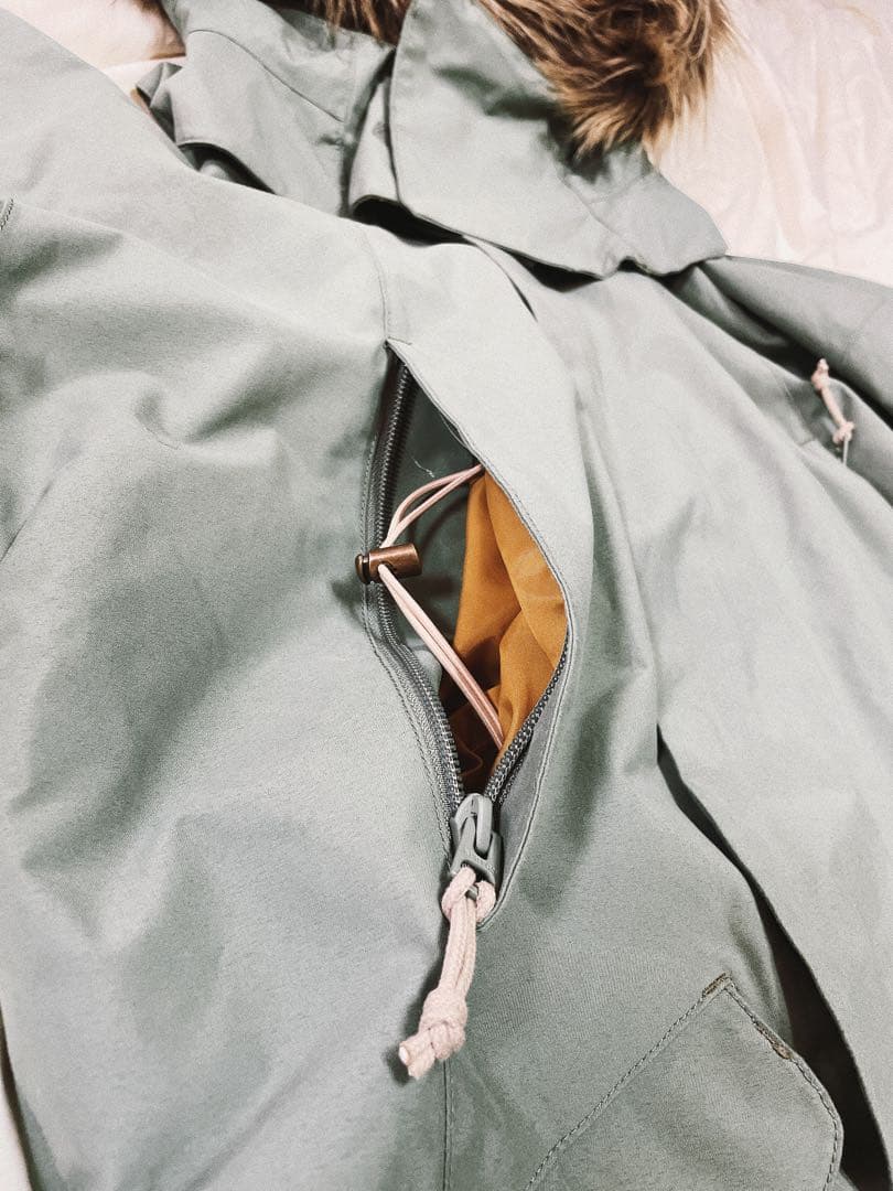 美品　BURTON スキー　スノーボード　ZENANA JACKET S