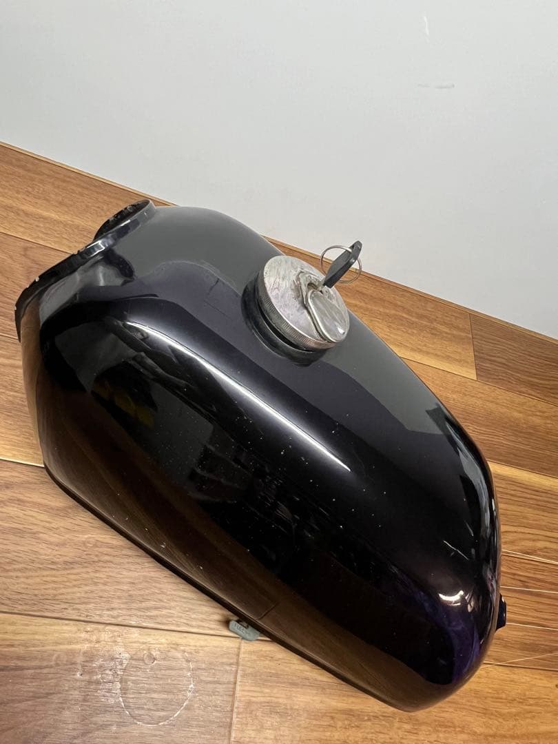 【送料込み】外品⭐︎エイプ50 ガソリンタンク⭐︎カギ付き