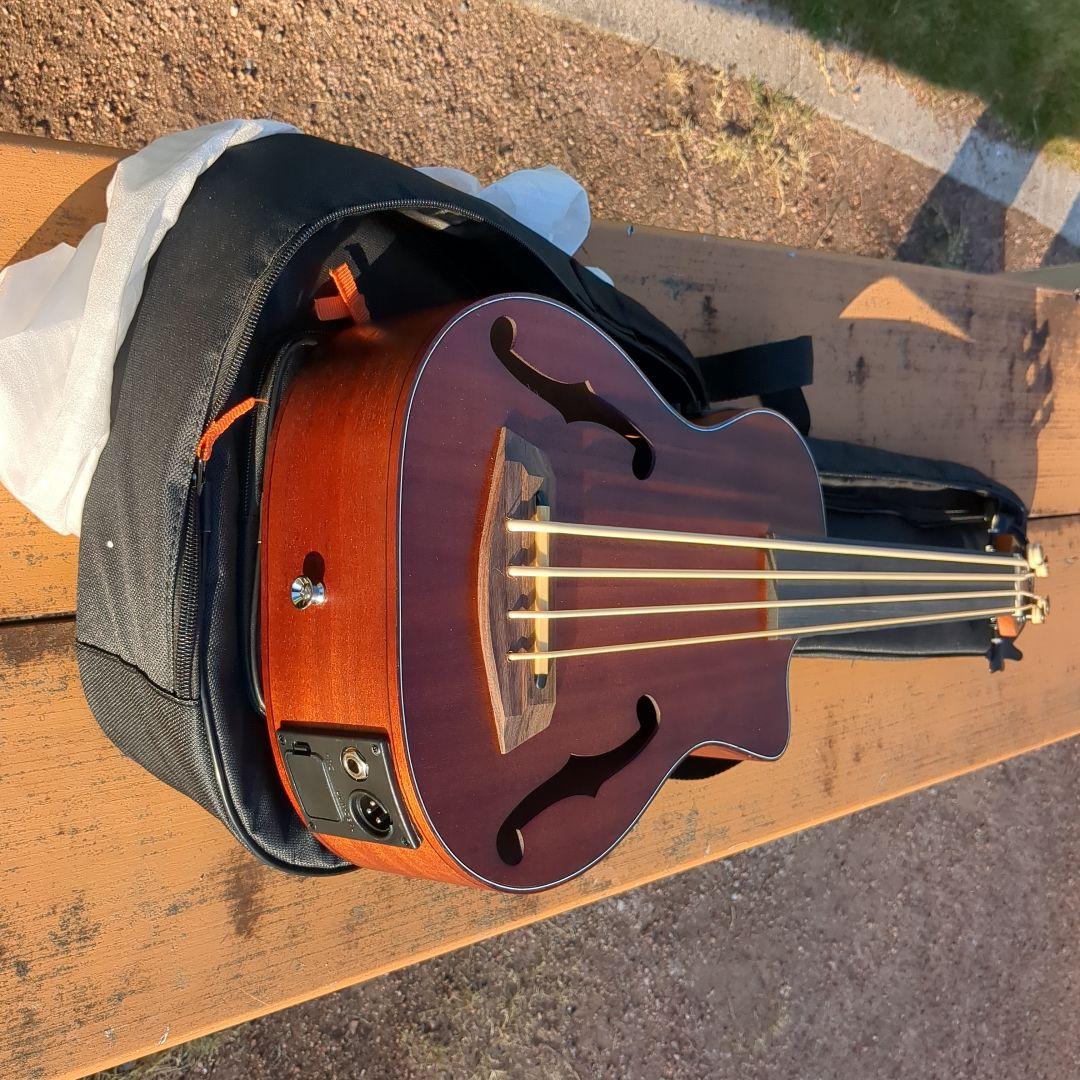 sai koro ya さま専用ウクレレアコースティックベース 4弦 ケース付