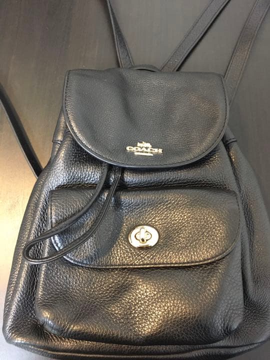 coach 黒ミニリュック　レザー
