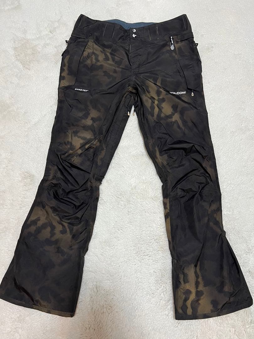 極美品】VOLCOM レオパード柄 スノーボードウェア セットアップ