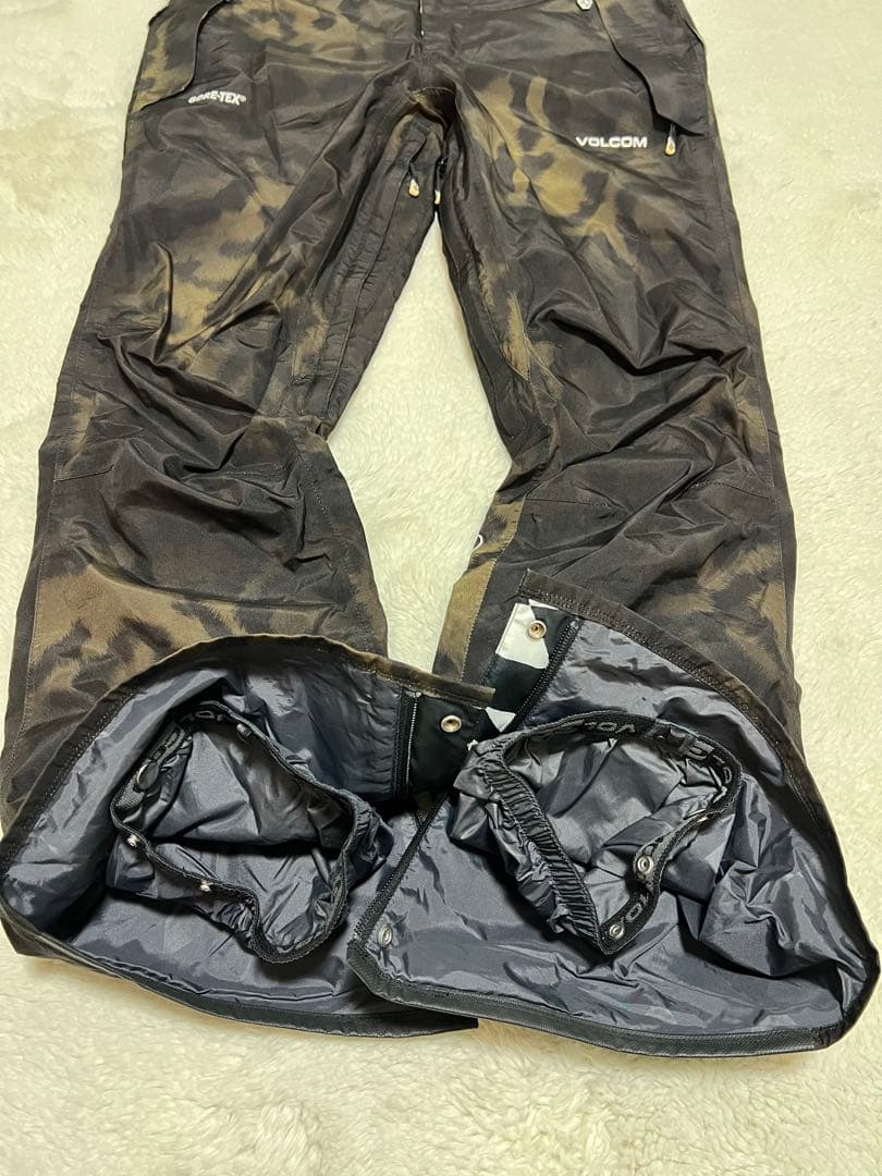 極美品】VOLCOM レオパード柄 スノーボードウェア セットアップ