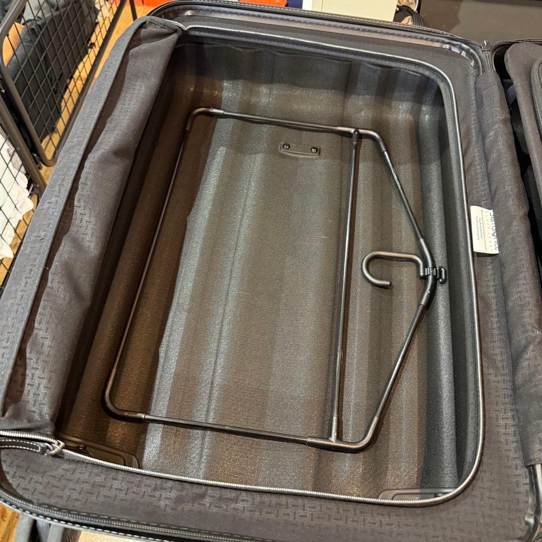 値下げしました‼️【美品✨】サムソナイト　ブラックレーベル　キャリーケース