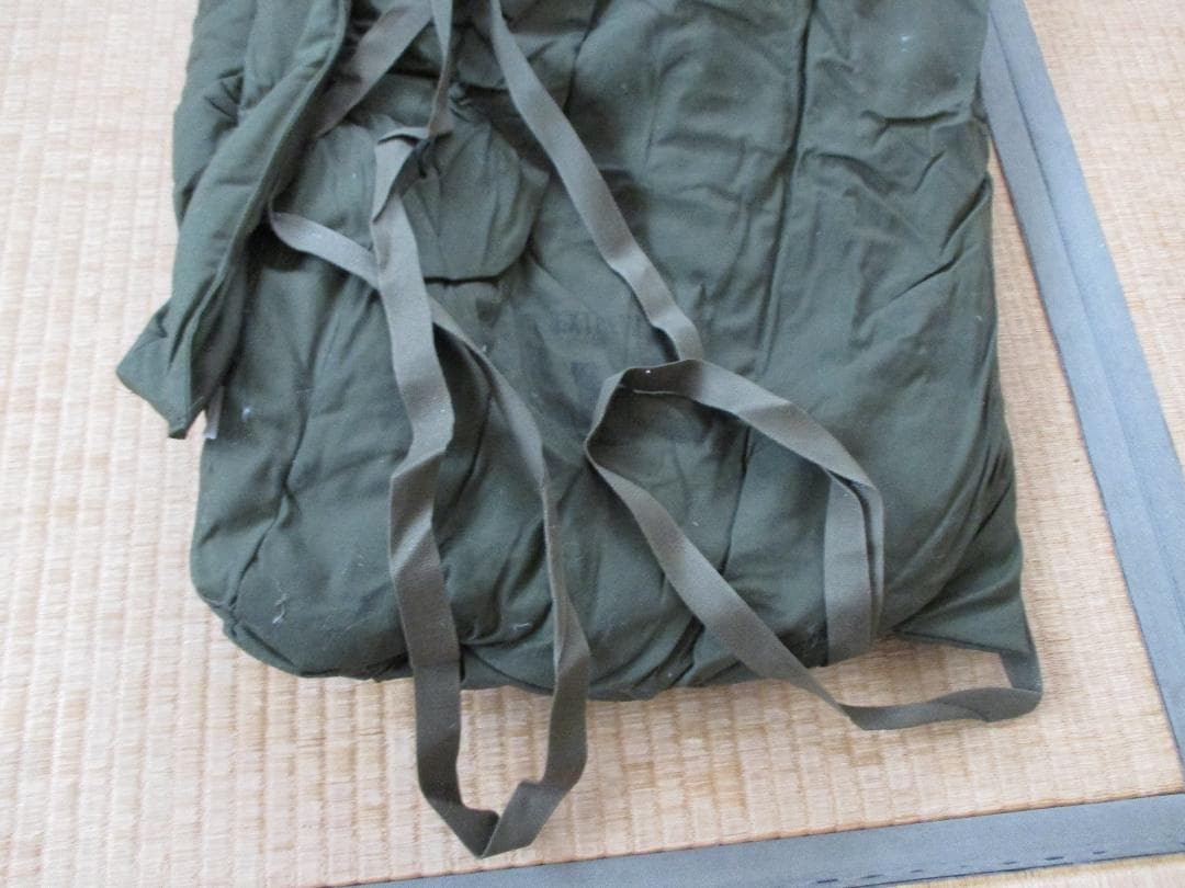 未使用　米軍実物　冬用　極寒地用　寝袋　スリーピングバッグ　シュラフ　寒冷地