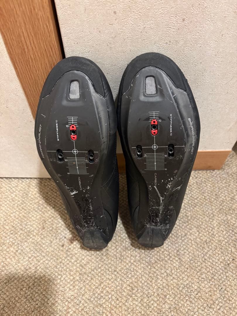 Shimano RC7ブラック 42.5ワイドタイプ26.8センチとなります。