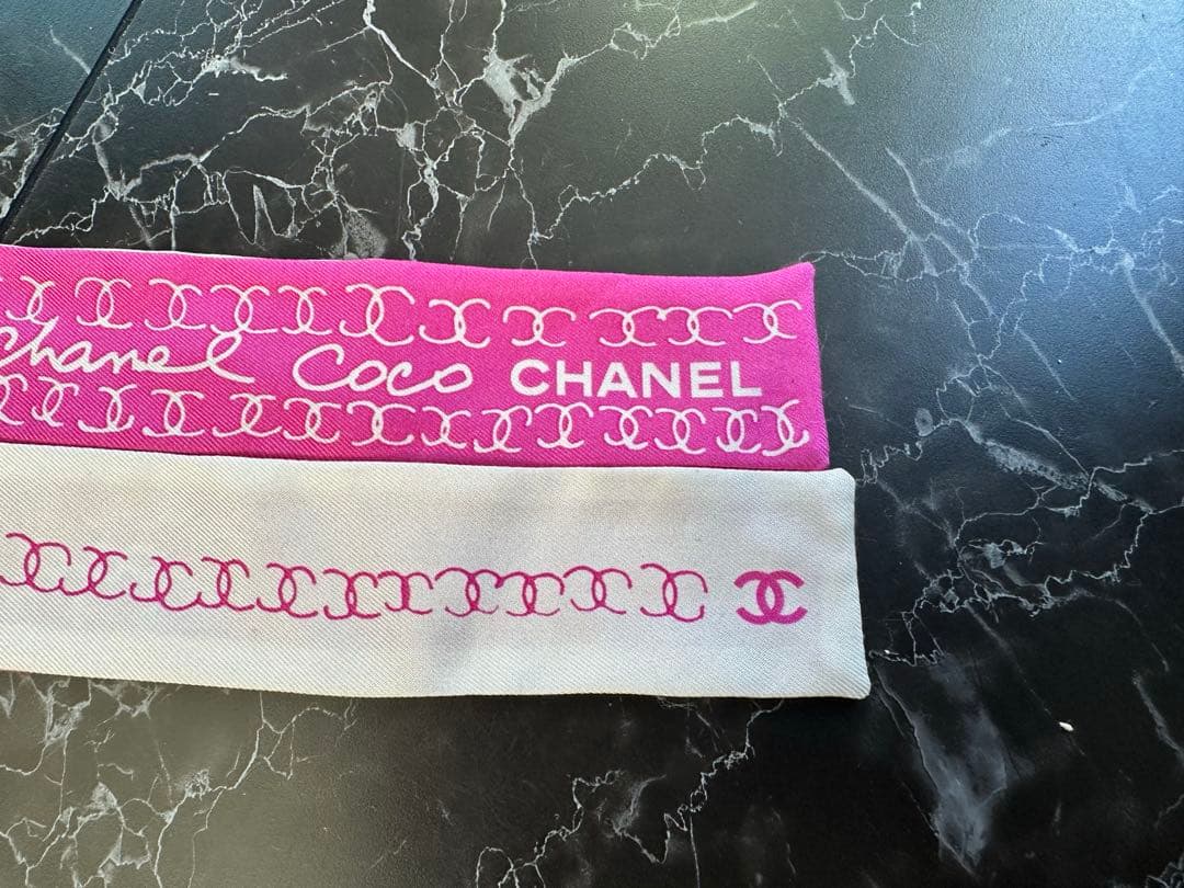 メロンバニー￣(=∵=)￣ ‼︎CHANEL シャネル ロゴリボンスカーフ