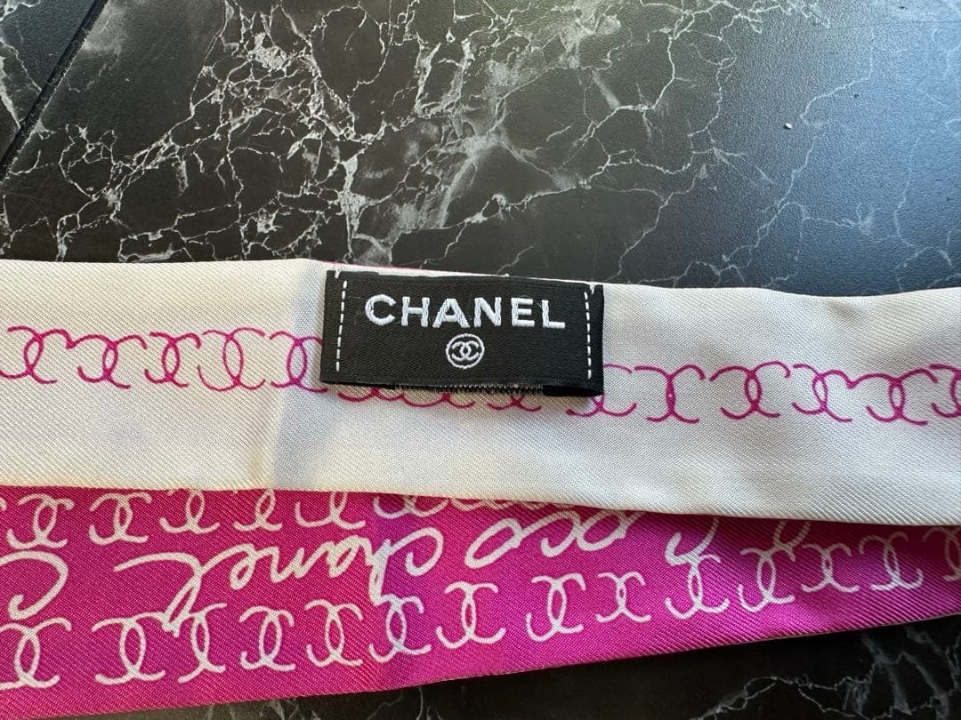 メロンバニー￣(=∵=)￣ ‼︎CHANEL シャネル ロゴリボンスカーフ