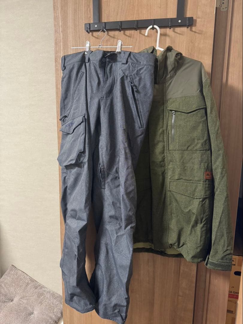 【美品】Burton スノーボードウェア　上下セット（O'NEILLベルト付き）