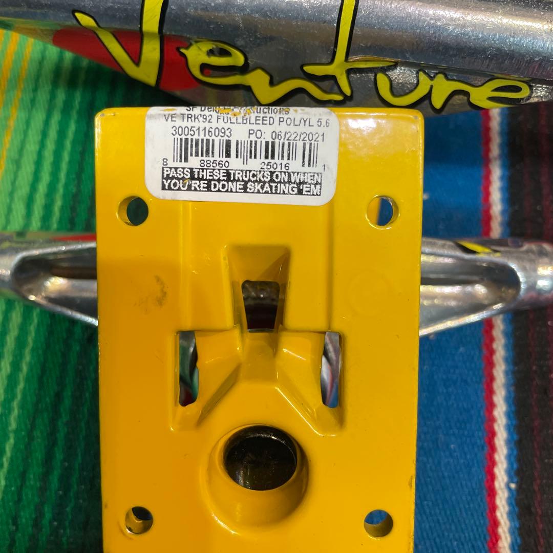 Venture Fulfilled Poly 5.6インチ スケートトラック