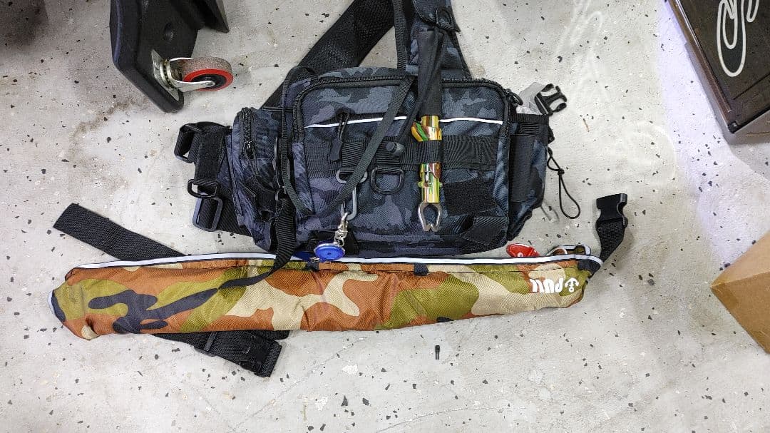 バスルアー　タックルボックス4つ　予備品　全て付けます　引退　レイドジャパン　等