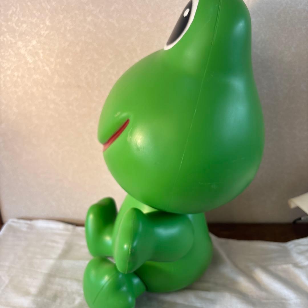 ケロちゃん大型フィギュア