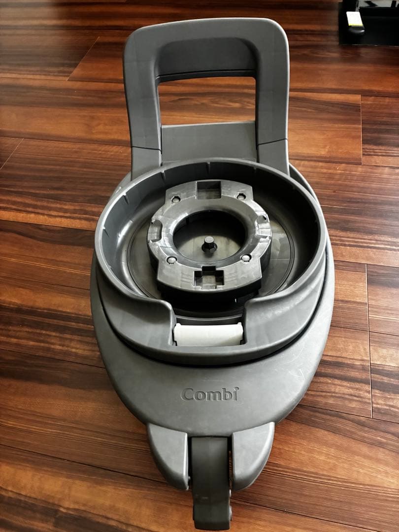 コンビ　THE S ザエス　ISOFIX ⭐️キャップ付