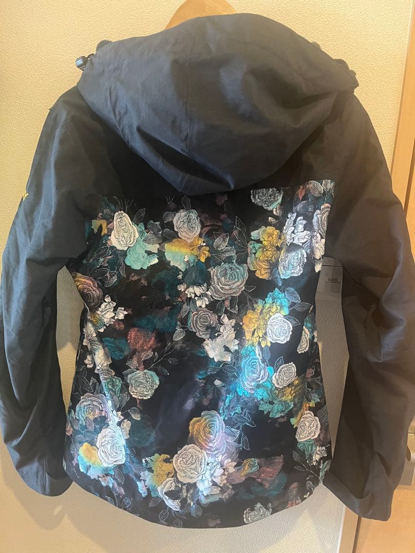 o*3様 【未使用品】ROXY スノーボードウェア　スキーウェア上のみ　ウエアー