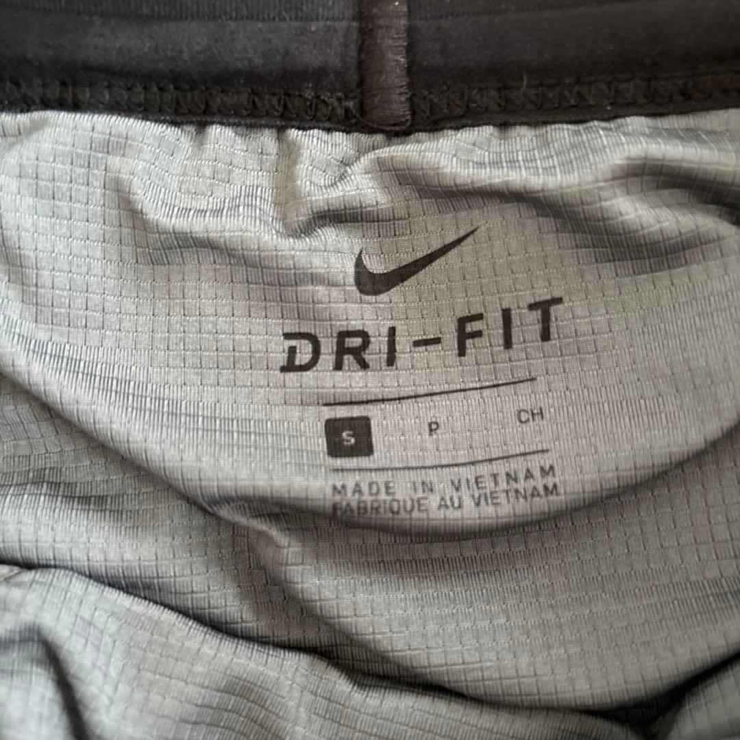 No.537 NIKE ナイキ 5インチランニングパンツ【Sサイズ】