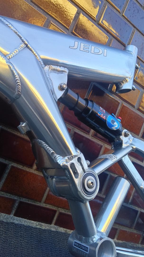 ルイガノ JEDI フレーム