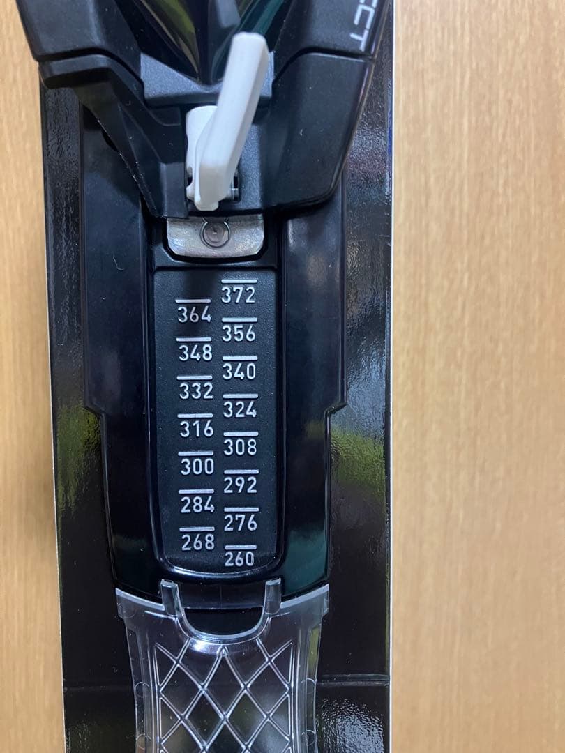 未使用品ロシニョールSUPER VIRAGE V VERSATILE 174cm